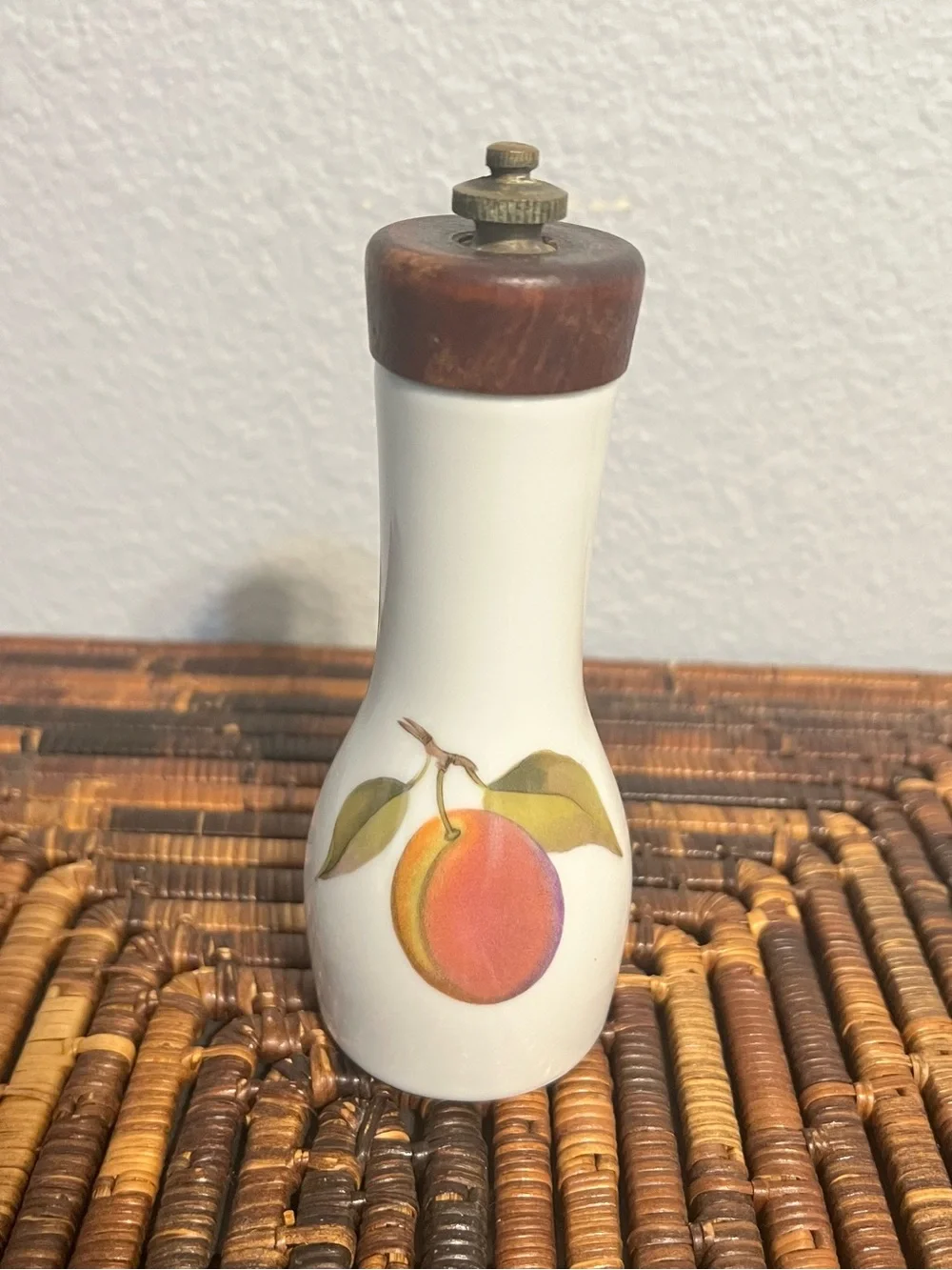 Porcelain Pepper Grinder